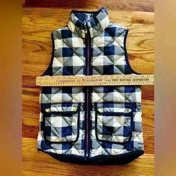 JCREW - Women’s puffer vest in gingham navy and white check. Size XS - Picture 3 of 8